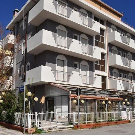 רימיני Hotel Sabbia D'Oro מראה חיצוני תמונה
