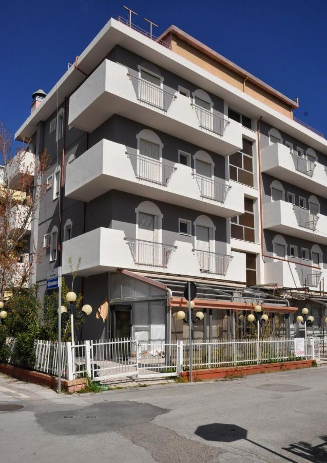 רימיני Hotel Sabbia D'Oro מראה חיצוני תמונה