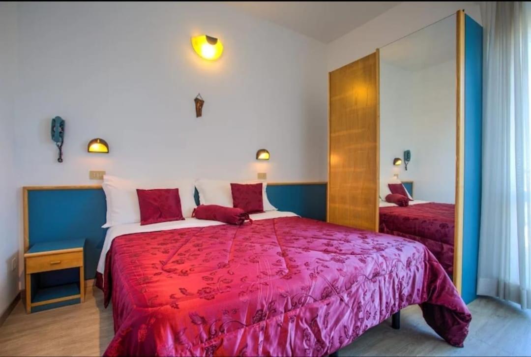 רימיני Hotel Sabbia D'Oro מראה חיצוני תמונה