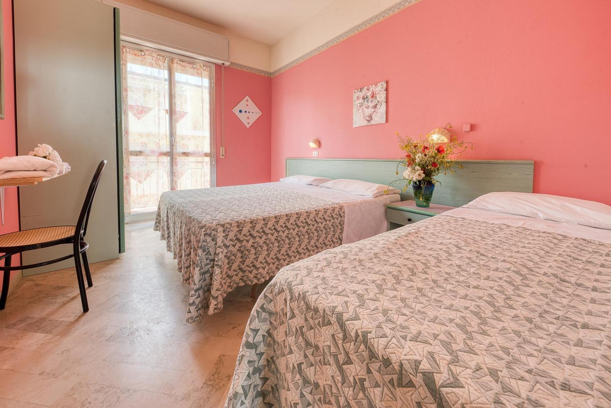 רימיני Hotel Sabbia D'Oro מראה חיצוני תמונה