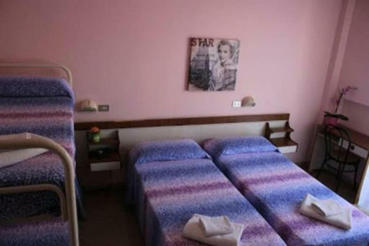 רימיני Hotel Sabbia D'Oro מראה חיצוני תמונה