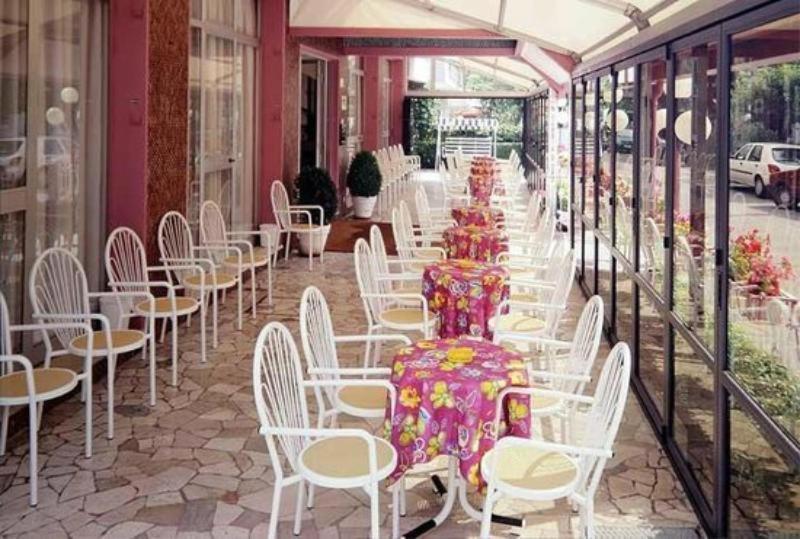 רימיני Hotel Sabbia D'Oro מראה חיצוני תמונה